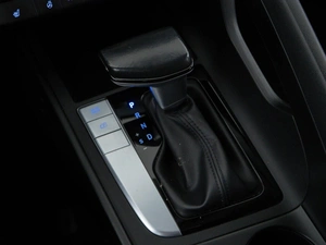 Седан Hyundai Elantra 2021 года, 1927077 рублей, Москва