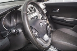 Седан Kia Rio 2012 года, 929000 рублей, Томск