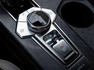 Лифтбек Changan UNI-V 2023 года, 2250000 рублей, Краснодар