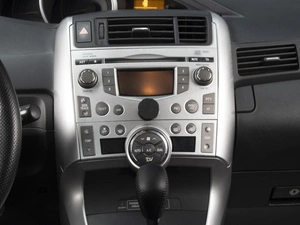 Минивэн Toyota Verso 2011 года, 1180777 рублей, Омск