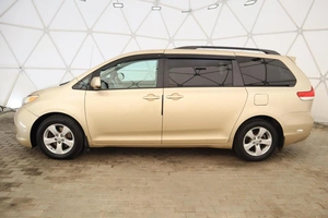 Минивэн Toyota Sienna 2011 года, 2000000 рублей, Обнинск