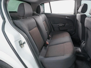 Хетчбэк Opel Astra 2012 года, 749000 рублей, Сургут