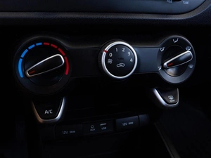 Хетчбэк Kia Rio X-Line 2018 года, 1420000 рублей, Волгоград