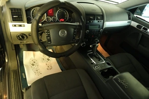 Внедорожник Volkswagen Touareg 2009 года, 1119000 рублей, Омск