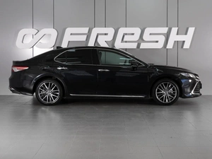 Седан Toyota Camry 2023 года, 3499000 рублей, Красный Пахарь