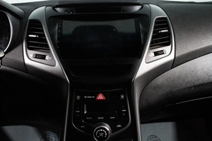 Седан Hyundai Elantra 2014 года, 979000 рублей, Сургут