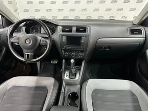 Седан Volkswagen Jetta 2013 года, 985000 рублей, Красноярск