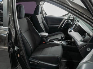 Внедорожник Toyota RAV4 2016 года, 2379000 рублей, Тюмень