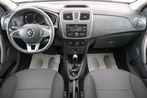 Хетчбэк Renault Sandero 2018 года, 899000 рублей, Красноярск