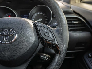 Внедорожник Toyota C-HR 2019 года, 1699000 рублей, Краснодар