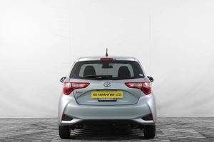 Хетчбэк Toyota Vitz 2018 года, 999000 рублей, Кемерово