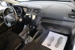Седан Kia Rio 2016 года, 999000 рублей, Омск
