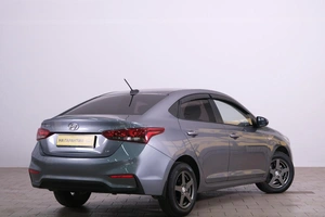 Седан Hyundai Solaris 2017 года, 1099000 рублей, Омск