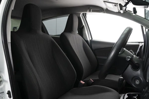 Хетчбэк Toyota Vitz 2019 года, 990000 рублей, Омск
