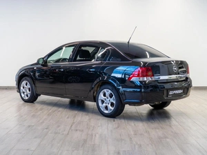 Седан Opel Astra 2013 года, 799000 рублей, Саратов