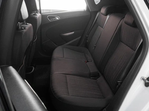 Хетчбэк Opel Astra 2012 года, 699000 рублей, Тюмень