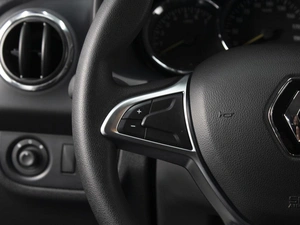 Седан Renault Logan 2019 года, 930000 рублей, Омск