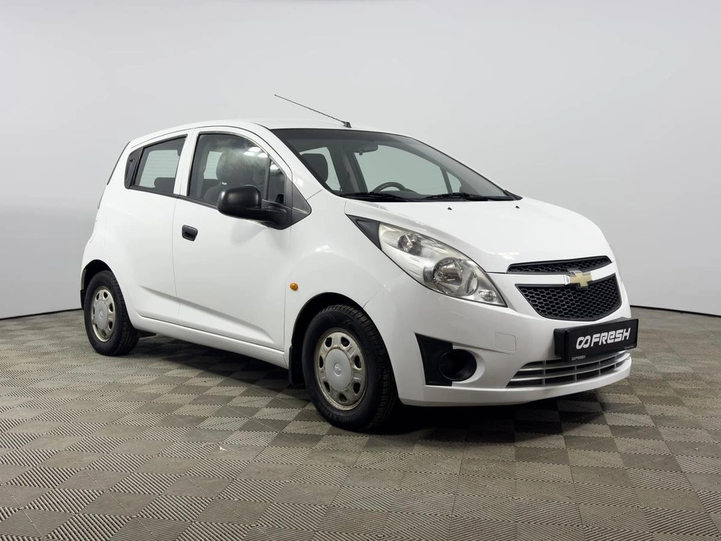 Хетчбэк Chevrolet Spark 2011 года, 440000 рублей, Казань