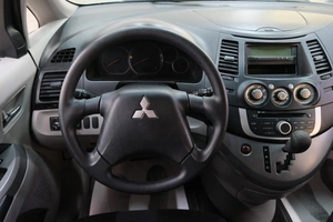 Минивэн Mitsubishi Grandis 2008 года, 969000 рублей, Омск