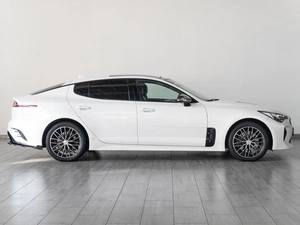 Лифтбек Kia Stinger 2019 года, 2559000 рублей, Саратов