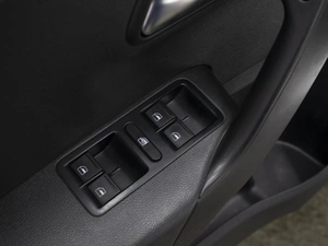 Седан Volkswagen Polo 2017 года, 1050000 рублей, Омск