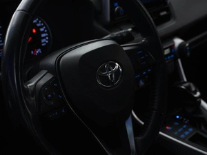 Внедорожник Toyota RAV4 2020 года, 3149077 рублей, Москва