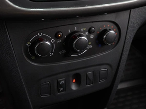 Хетчбэк Renault Sandero 2019 года, 1129000 рублей, Воронеж