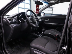 Седан Kia Rio 2015 года, 1050000 рублей, Красноярск