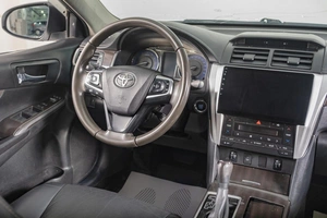 Седан Toyota Camry 2017 года, 1299000 рублей, Томск