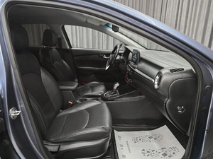 Седан Kia Cerato 2018 года, 1530000 рублей, Красноярск