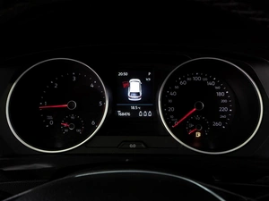 Внедорожник Volkswagen Tiguan 2017 года, 2475000 рублей, Тюмень