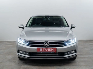 Седан Volkswagen Passat 2016 года, 1990000 рублей, Красноярск
