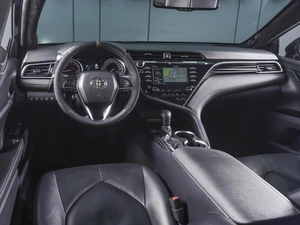 Седан Toyota Camry 2019 года, 2950000 рублей, Ростов-на-Дону