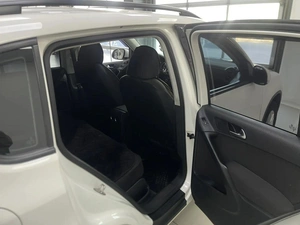 Внедорожник Volkswagen Tiguan 2011 года, 1030000 рублей, Смоленск