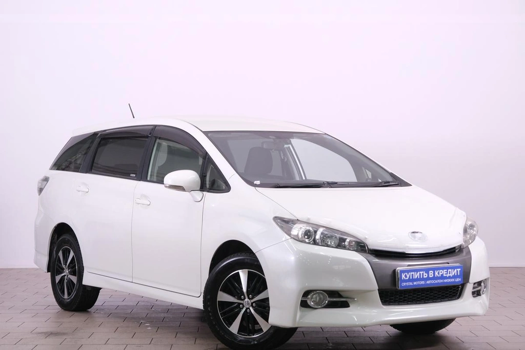 Минивэн Toyota Wish 2017 года, 2019000 рублей, Омск