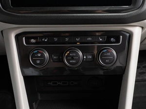 Внедорожник Volkswagen Tiguan 2018 года, 2599000 рублей, Тюмень