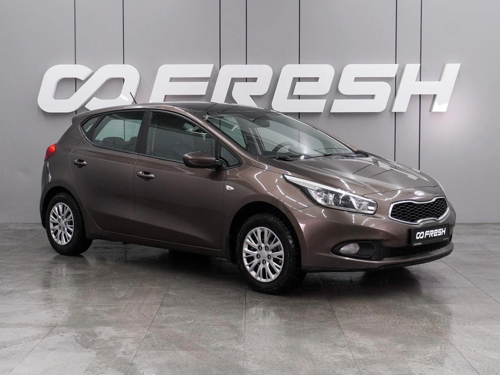 Хетчбэк Kia Ceed 2012 года, 899000 рублей, Воронеж