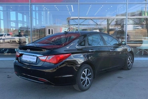Седан Hyundai Sonata 2010 года, 1075000 рублей, Солонцы