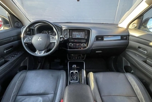 Внедорожник Mitsubishi Outlander 2017 года, 1920000 рублей, Солонцы