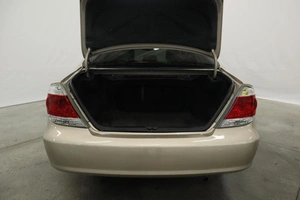 Седан Toyota Camry 2005 года, 900000 рублей, Курск