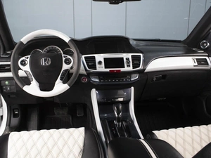 Седан Honda Accord 2013 года, 1680000 рублей, Омск