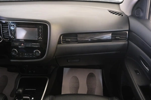 Внедорожник Mitsubishi Outlander 2017 года, 1999000 рублей, Омск