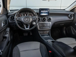 Внедорожник Mercedes-benz GLA-класс 2018 года, 1600000 рублей, Краснодар