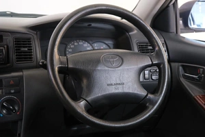 Седан Toyota Corolla 2002 года, 599000 рублей, Омск