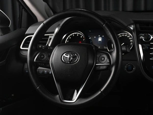 Седан Toyota Camry 2021 года, 3049000 рублей, Тюмень