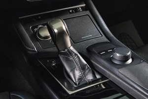 Седан Lexus ES 2017 года, 3119000 рублей, Сургут