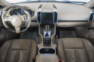 Внедорожник Porsche Cayenne 2011 года, 3219000 рублей, Кемерово