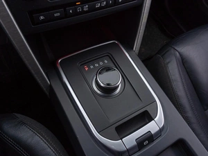 Внедорожник Land Rover Discovery Sport 2016 года, 1799000 рублей, Саратов