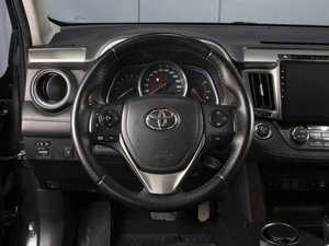Внедорожник Toyota RAV4 2014 года, 1750000 рублей, Омск