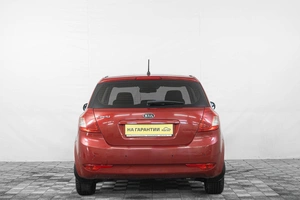 Хетчбэк Kia Ceed 2011 года, 899000 рублей, Кемерово